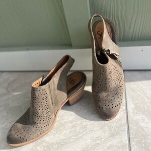 Sofft Women's Taupe Perforated Heeled Shoes